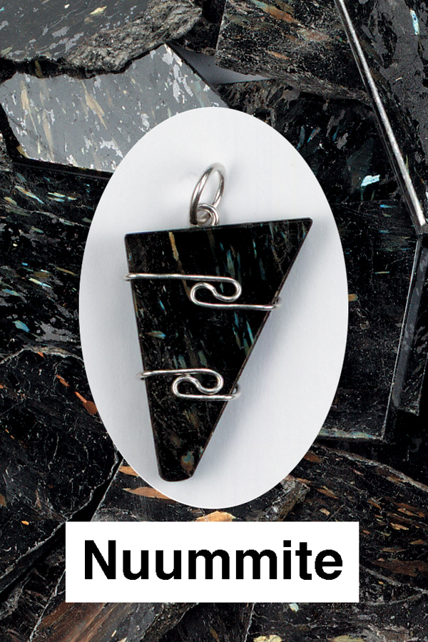Nuummite pendant top