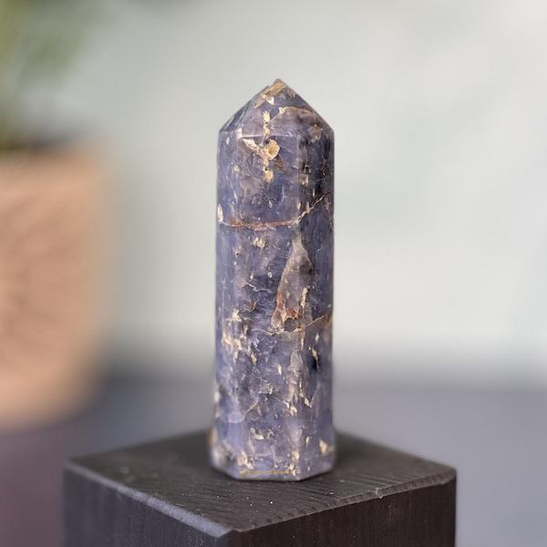 Dumortierite Point